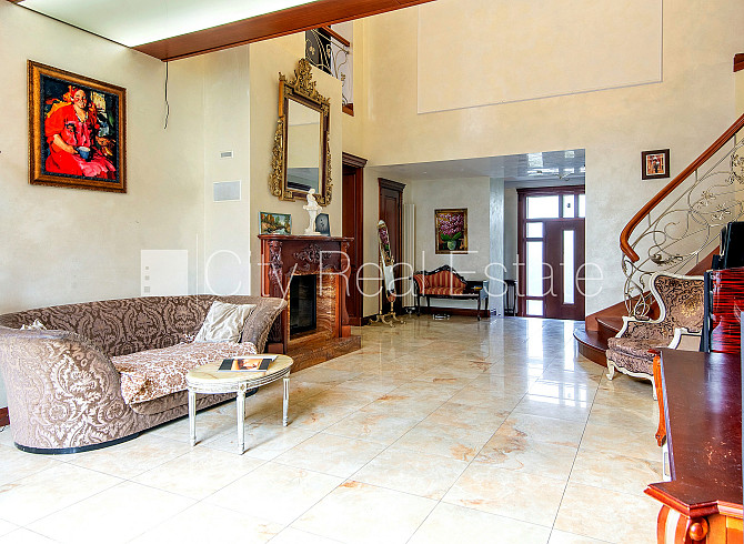 Частный дом, благоустроенный озеленённый двор, территория обнесена железным Юрмала - изображение 2