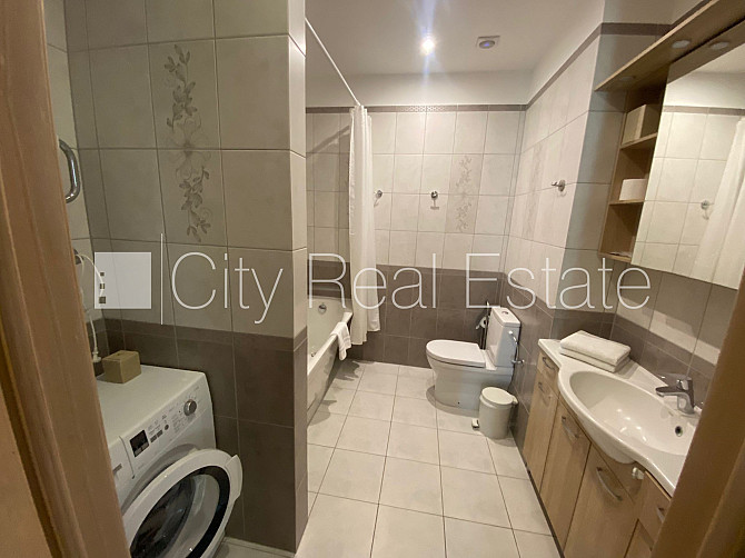 Новостройка, благоустроенная озеленённая территория, закрытый двор, подземная Юрмала - изображение 14