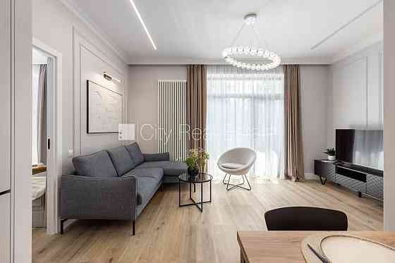 Новостройка, благоустроенный озеленённый двор, закрытый двор, подземная стоянка, Юрмала