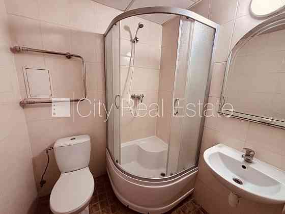 Фасадный дом, энергоэффективный дом, благоустроенная озеленённая территория, Rīga