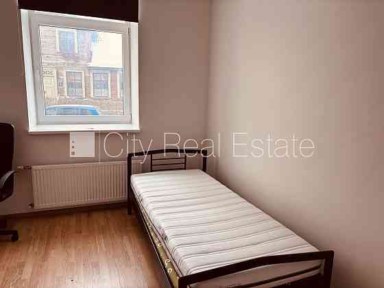 Фасадный дом, энергоэффективный дом, благоустроенная озеленённая территория, Rīga