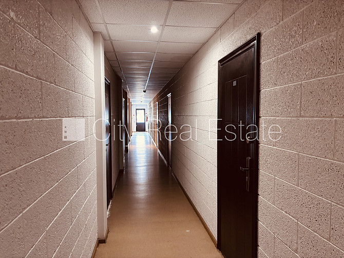 Fasādes māja, energo efektīva māja, labiekārtota apzaļumota teritorija, apsargāta Rīga - foto 10