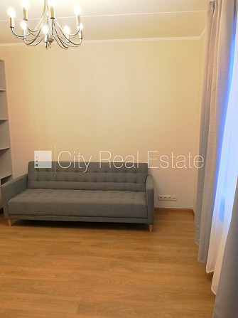 Новостройка, благоустроенная озеленённая территория, во дворе детская игровая Рига - изображение 4