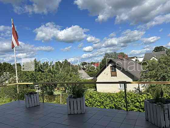 Земля в собственности, металическое покрытие крыши, стены из газобетонных Madona un novads