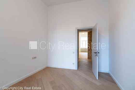 Фасадный дом, реновированный дом, заменены инженерные коммуникации, поменянное Рига