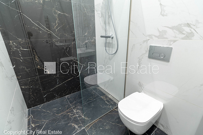 Fasādes māja, renovēta māja, nomainītas inženierkomunikācijas, mainīts Jumta segums, ir Rīga - foto 9