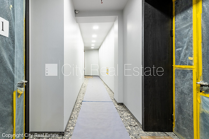 Земля в собственности, фасадный дом, реновированный дом, закрытый двор, лифт, Рига - изображение 11