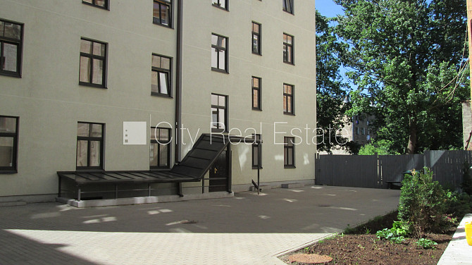 Новостройка, здание во дворе, закрытый двор, вход со двора, лифт, лестничная Рижский район - изображение 18