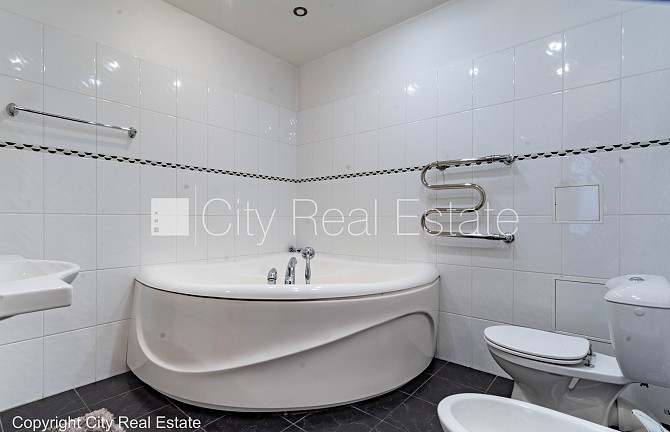 Fasādes māja, renovēta māja, slēgts pagalms, vieta automašīnai, ieeja no ielas un pagalma, Rīga - foto 19