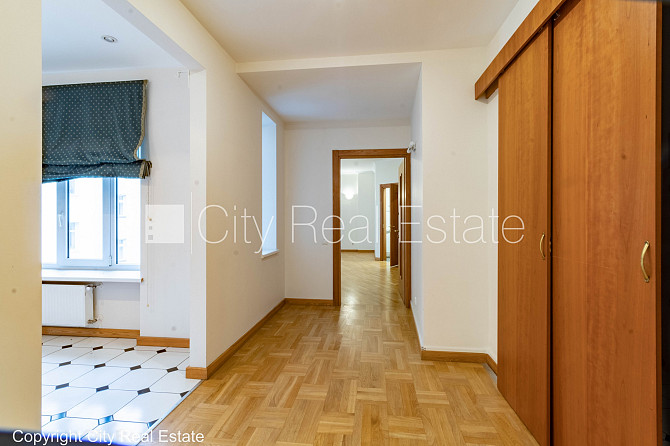 Fasādes māja, renovēta māja, slēgts pagalms, vieta automašīnai, ieeja no ielas un pagalma, Rīga - foto 16