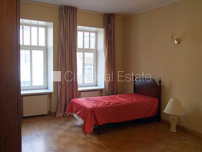 Fasādes māja, renovēta māja, slēgts pagalms, ieeja no ielas, ir lifts, kāpņu telpa pēc Rīga - foto 9