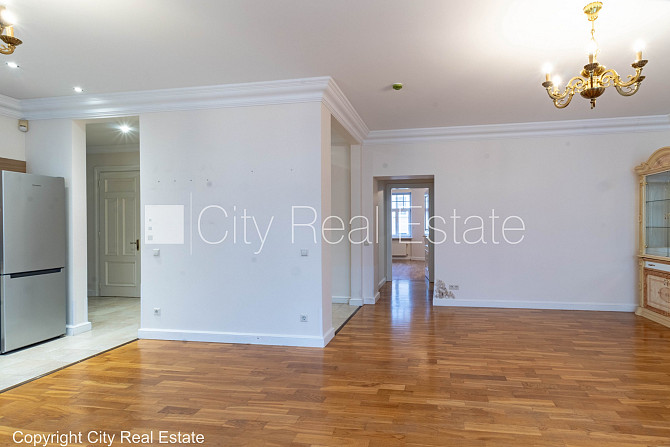 Fasādes māja, renovēta māja, vieta automašīnai, apsargāta autostāvvieta, apsargāts Rīga - foto 7