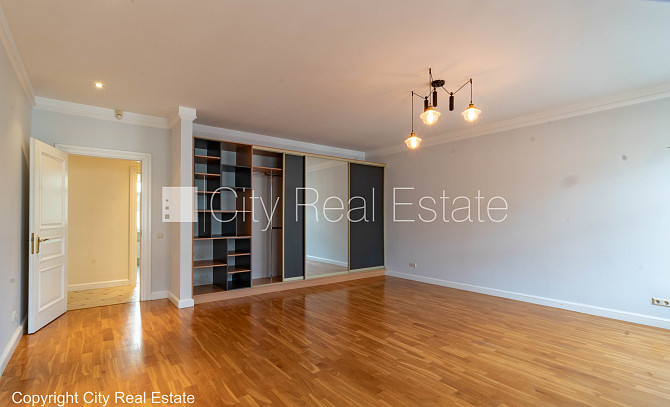 Fasādes māja, renovēta māja, vieta automašīnai, apsargāta autostāvvieta, apsargāts Rīga - foto 17