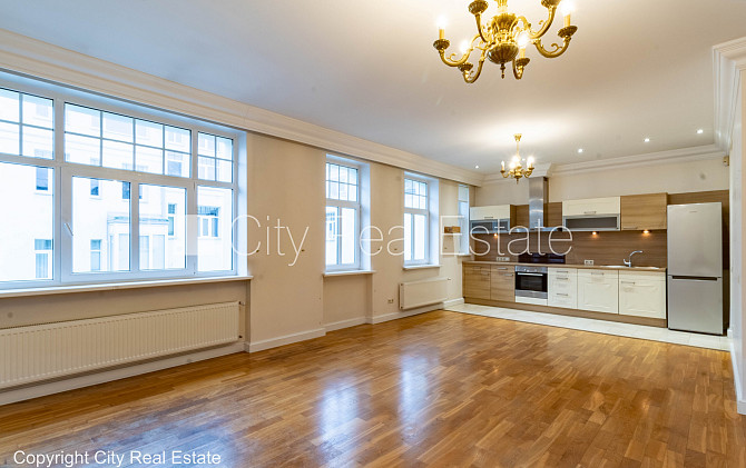 Fasādes māja, renovēta māja, vieta automašīnai, apsargāta autostāvvieta, apsargāts Rīga - foto 2