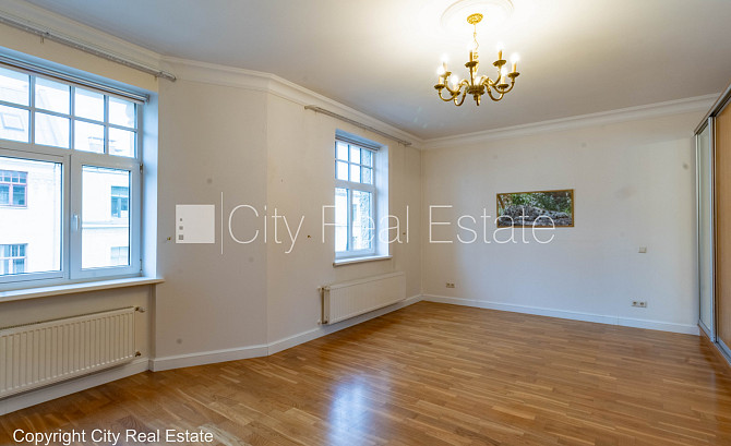 Fasādes māja, renovēta māja, vieta automašīnai, apsargāta autostāvvieta, apsargāts Rīga - foto 8