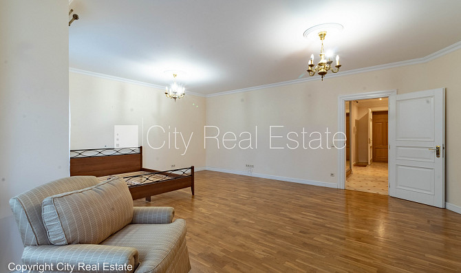 Fasādes māja, renovēta māja, slēgts pagalms, ieeja no ielas un pagalma, ir lifts, kāpņu Rīga - foto 4