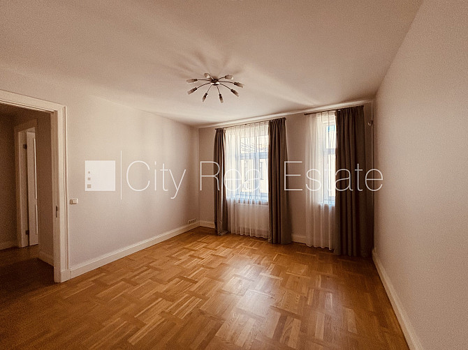Renovēta māja, vieta automašīnai, objektu apsargā fiziskā apsardze, luksuss apartamenti , ir Rīga - foto 19