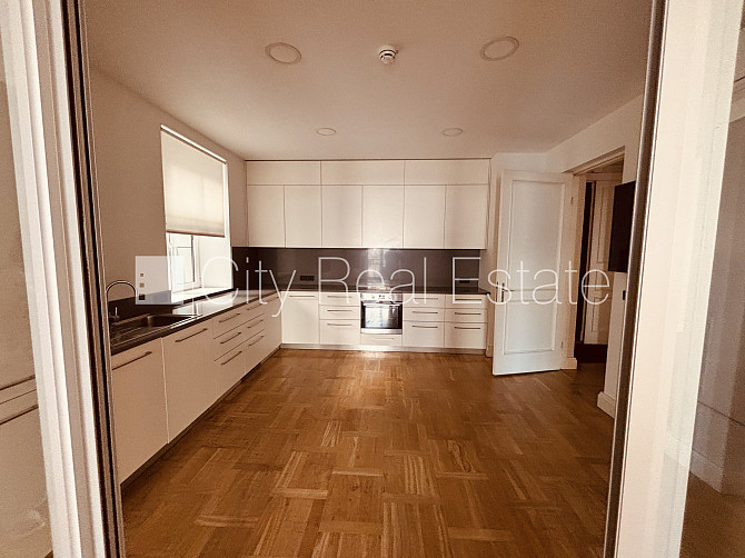 Renovēta māja, vieta automašīnai, objektu apsargā fiziskā apsardze, luksuss apartamenti , ir Rīga - foto 6