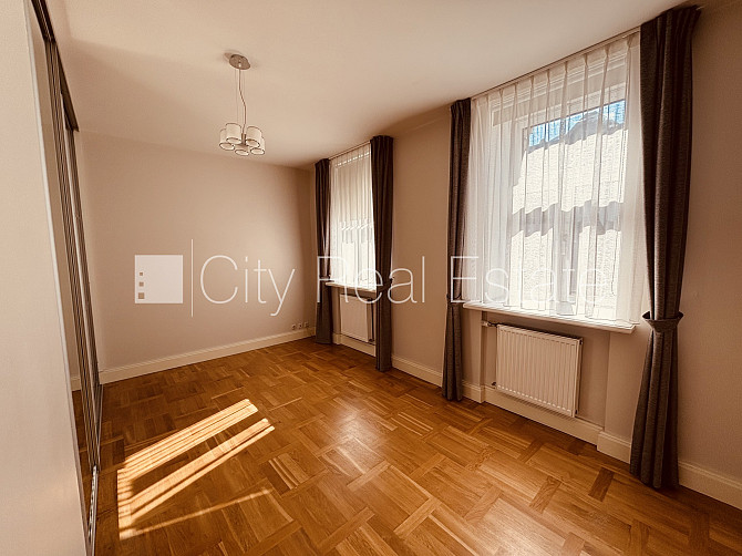 Renovēta māja, vieta automašīnai, objektu apsargā fiziskā apsardze, luksuss apartamenti , ir Rīga - foto 3