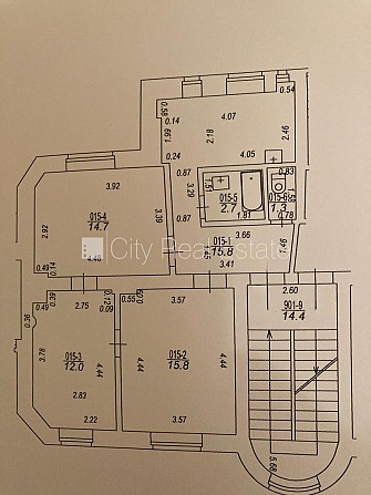 Pagalma ēka, slēgts pagalms, ieeja no pagalma, kāpņu telpa pēc kosmētiskā remonta, logi Rīga - foto 1