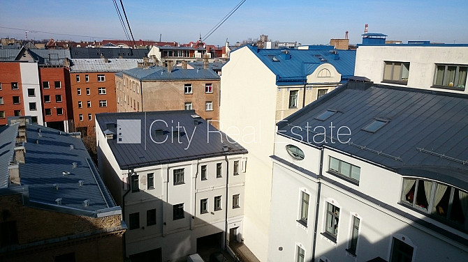 Mansards, ir lifts, franču balkons, logi vērsti uz pagalma pusi, viena istaba izolēta, Rīga - foto 14