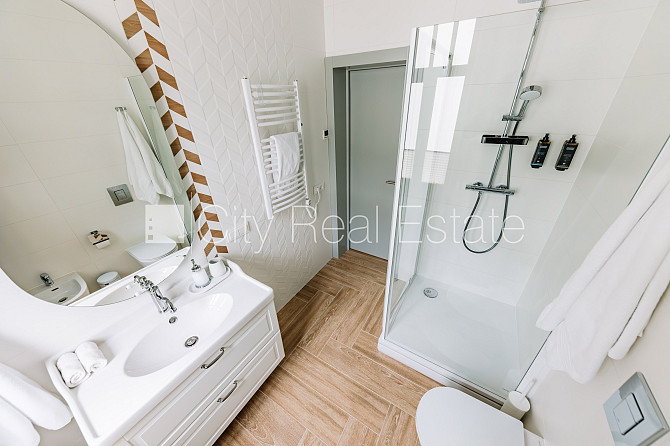 Fasādes māja, dzīvokļu skaits ēkā  5 gab., apsaimniekošanas maksa mēnesī 110 EUR, zaļā Jūrmala - foto 18