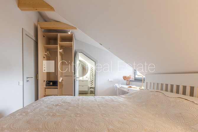 Новостройка, благоустроенный озеленённый двор, закрытый двор, озеленённая Юрмала - изображение 16