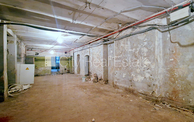 Zeme īpašumā, fasādes māja, renovēta māja, labiekārtota apzaļumota teritorija, teritorijas Rīga - foto 17