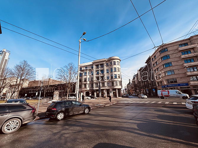 Домовладение, лифт, лестничная клетка после капитального ремонта, окна выходят Рига - изображение 20