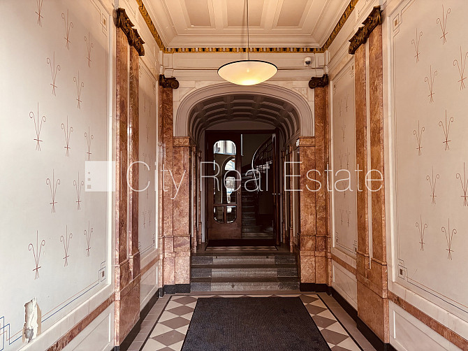 Домовладение, лифт, лестничная клетка после капитального ремонта, окна выходят Рига - изображение 3