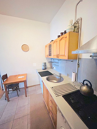 Fasādes māja, renovēta māja, ieeja no ielas, kāpņu telpa pēc kosmētiskā remonta, logi Rīga - foto 16