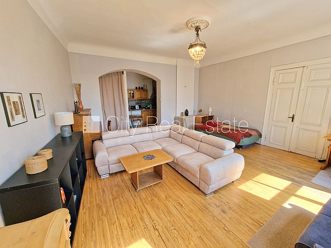 Fasādes māja, renovēta māja, ieeja no ielas, kāpņu telpa pēc kosmētiskā remonta, logi Rīga - foto 6