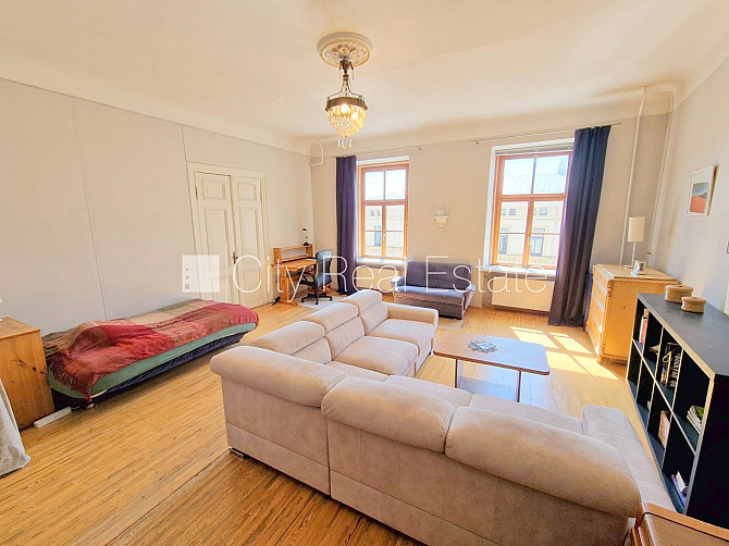 Fasādes māja, renovēta māja, ieeja no ielas, kāpņu telpa pēc kosmētiskā remonta, logi Rīga - foto 11