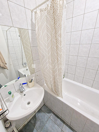 Fasādes māja, renovēta māja, ieeja no ielas, kāpņu telpa pēc kosmētiskā remonta, logi Rīga - foto 20