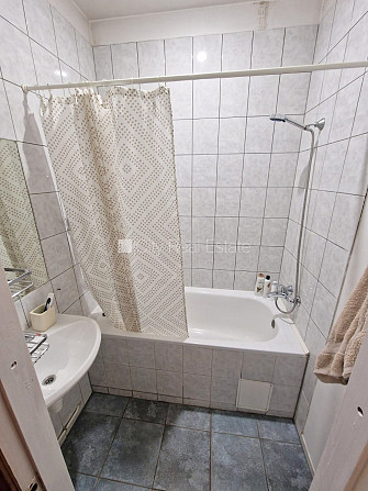 Fasādes māja, renovēta māja, ieeja no ielas, kāpņu telpa pēc kosmētiskā remonta, logi Rīga - foto 18