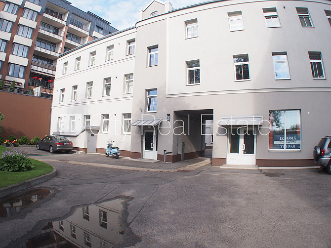 Реновированный дом, благоустроенная озеленённая территория, закрытый двор, Рига - изображение 12