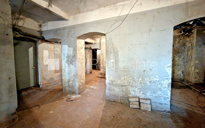 Zeme īpašumā, fasādes māja, renovēta māja, labiekārtota apzaļumota teritorija, teritorijas Rīga - foto 8