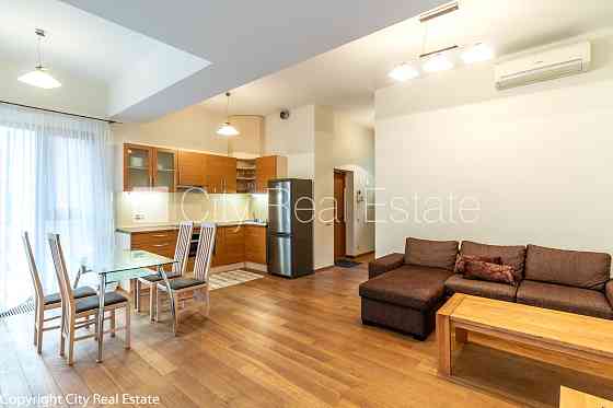 Земля в собственности, новостройка, фасадный дом, количество квартир в здании 4 Рига