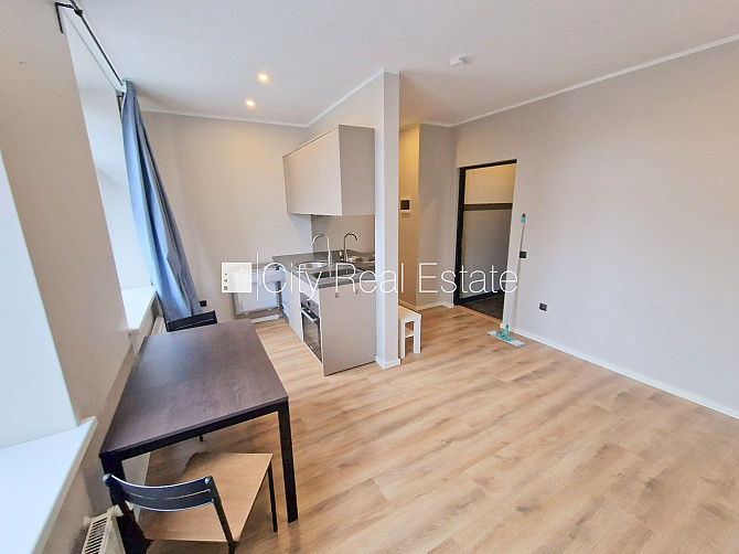 Fasādes māja, renovēta māja, slēgts pagalms, ieeja no ielas un pagalma, kāpņu telpa pēc Rīga - foto 3