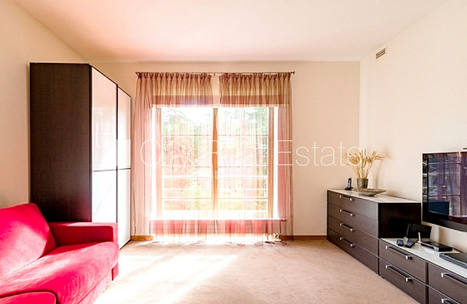 Privātmāja, labiekārtota apzaļumota teritorija 1527 m2, teritorijas iebrauktuves vārti Jūrmala - foto 8