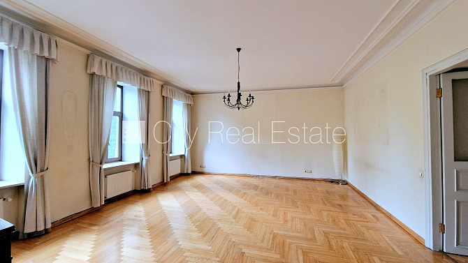 Zeme īpašumā, fasādes māja, renovēta māja, mainīts Jumta segums, labiekārtota apzaļumota Rīga - foto 17