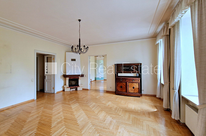 Zeme īpašumā, fasādes māja, renovēta māja, mainīts Jumta segums, labiekārtota apzaļumota Rīga - foto 19