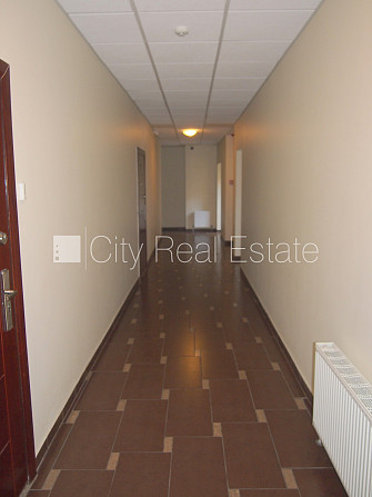 Фасадный дом, реновированный дом, благоустроенная озеленённая территория, вход с Рига - изображение 15