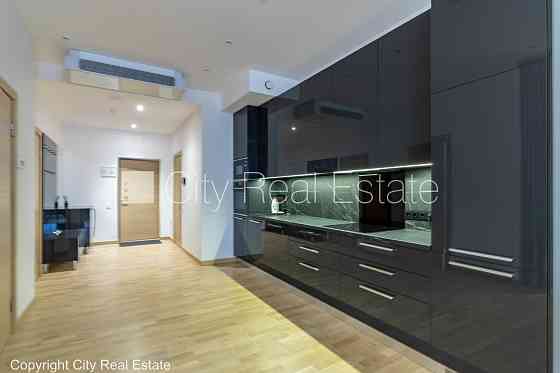 Новостройка, благоустроенная озеленённая территория, апартаменты люкс 89,6 м2, Юрмала