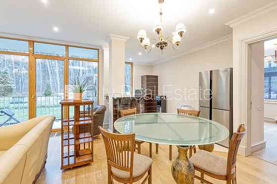 Новостройка, фасадный дом, зеленая территория, закрытая территория, подземная Юрмала