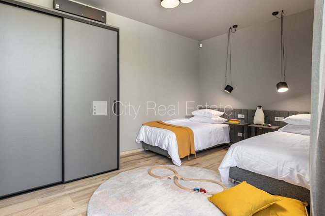 Jaunceltne, fasādes māja, zaļā teritorija, labiekārtots apzaļumots pagalms, pazemes Jūrmala - foto 11