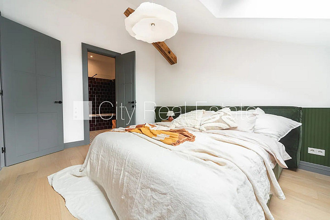 Реновированный дом, апартаменты люкс 82 м2, лифт, лестничная клетка после Рига - изображение 14