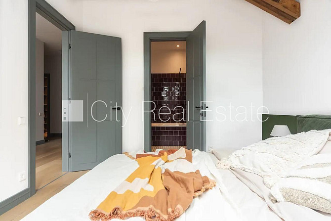 Реновированный дом, апартаменты люкс 82 м2, лифт, лестничная клетка после Рига - изображение 13