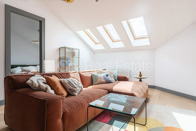 Реновированный дом, апартаменты люкс 82 м2, лифт, лестничная клетка после Рига - изображение 8