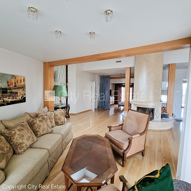 Фасадный дом, реновированный дом, вход с улицы, лифт, лестничная клетка после Рига - изображение 11